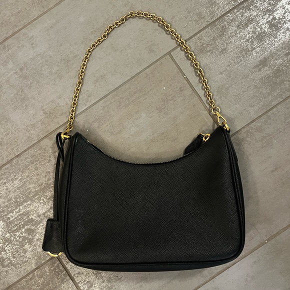 Prada Re-Edition 2005 Saffiano leather bag - Picture 4 of 8